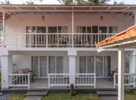 A charming suites with two balconies, adding elegance and character to its design.